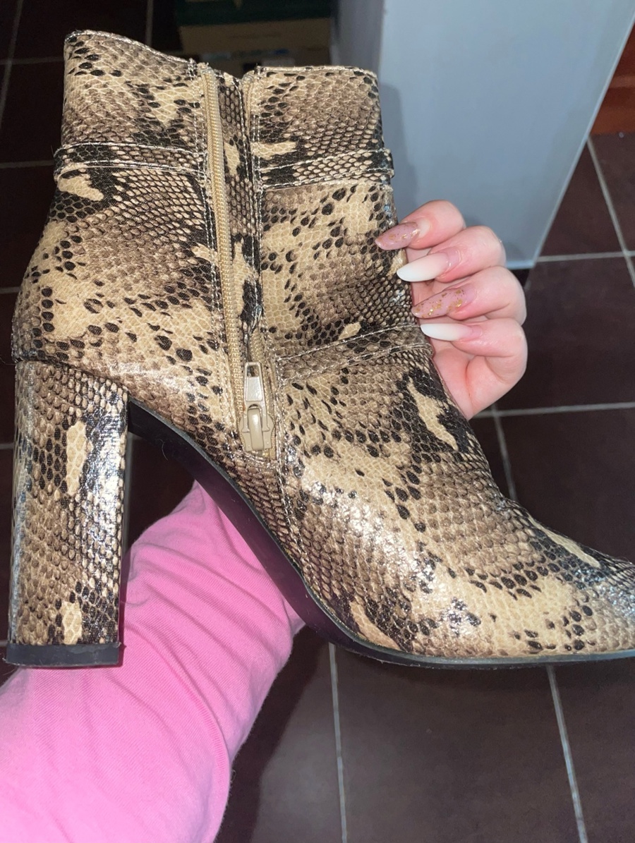  Botine cu toc înalt, EU 38