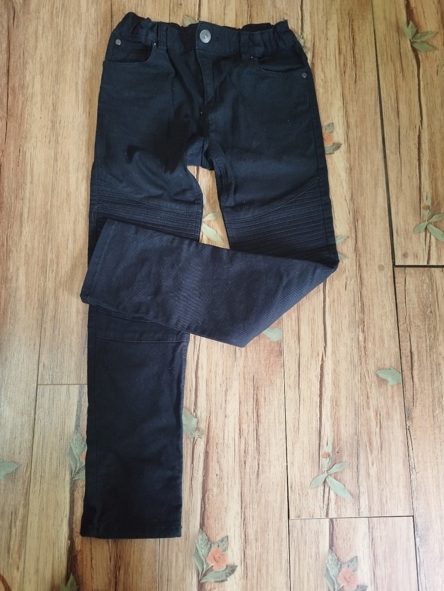  Pantaloni, 8-9 ani