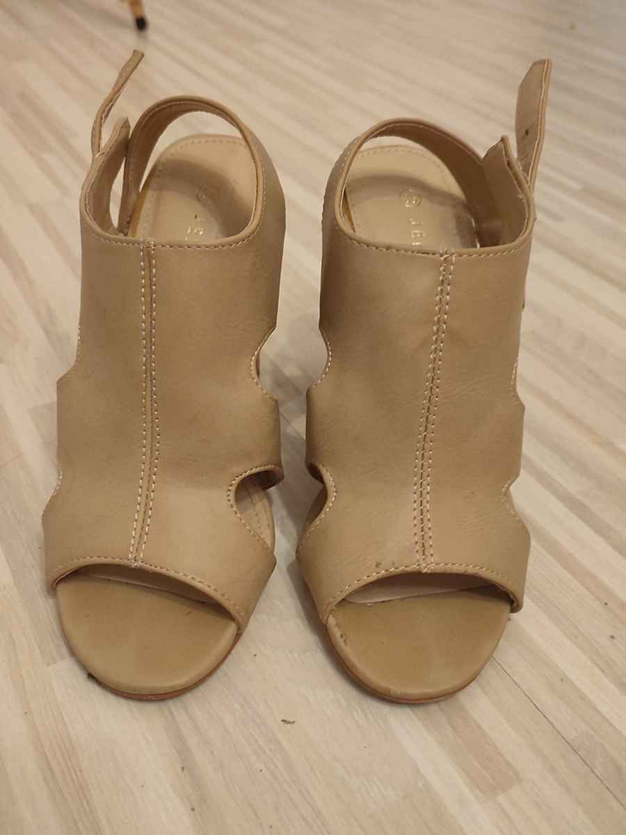  Sandale cu toc, EU 35