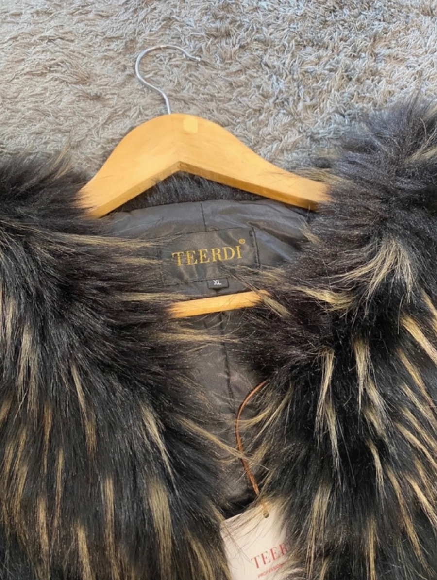  Vestă, XL