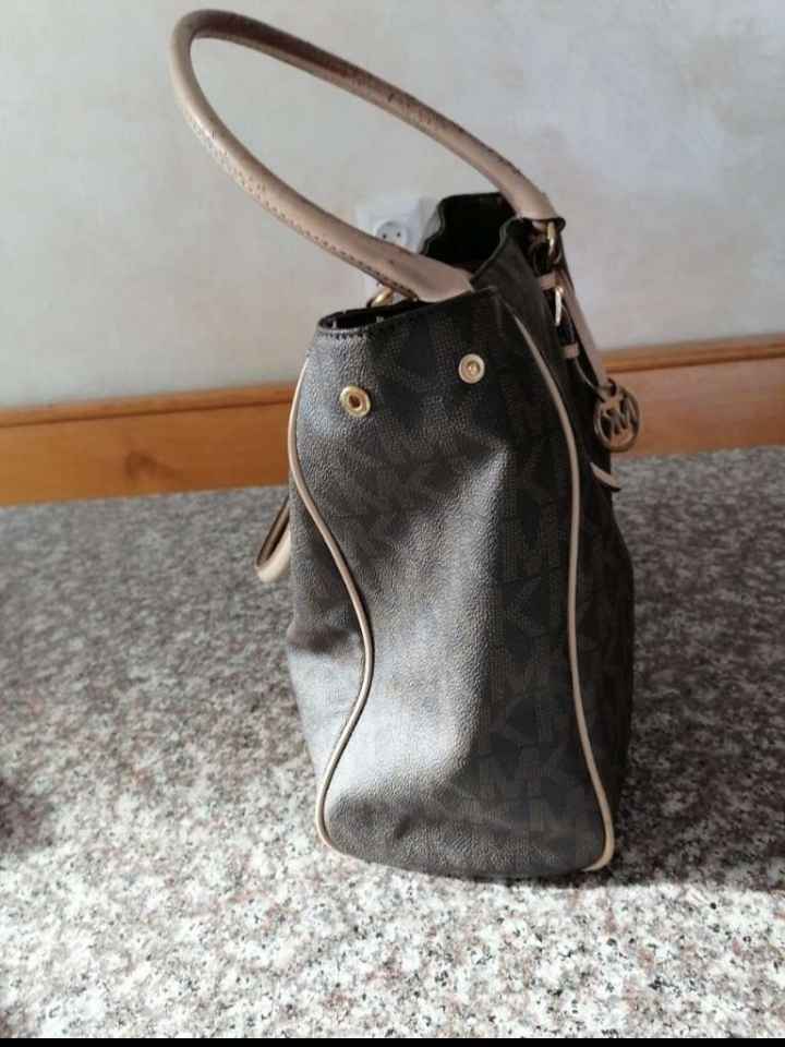  Geantă de mână
