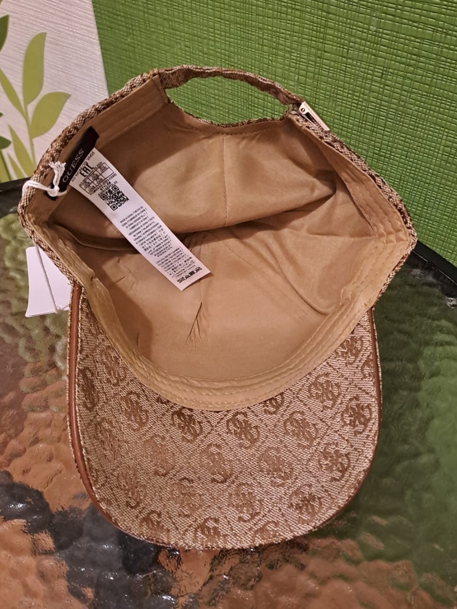  Șapcă, M