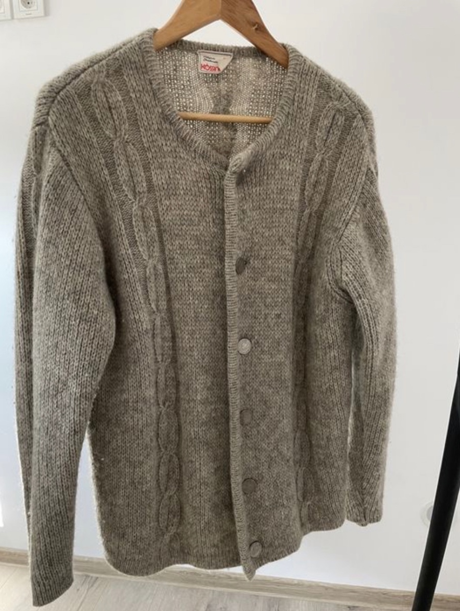  Pulover cu nasturi, M