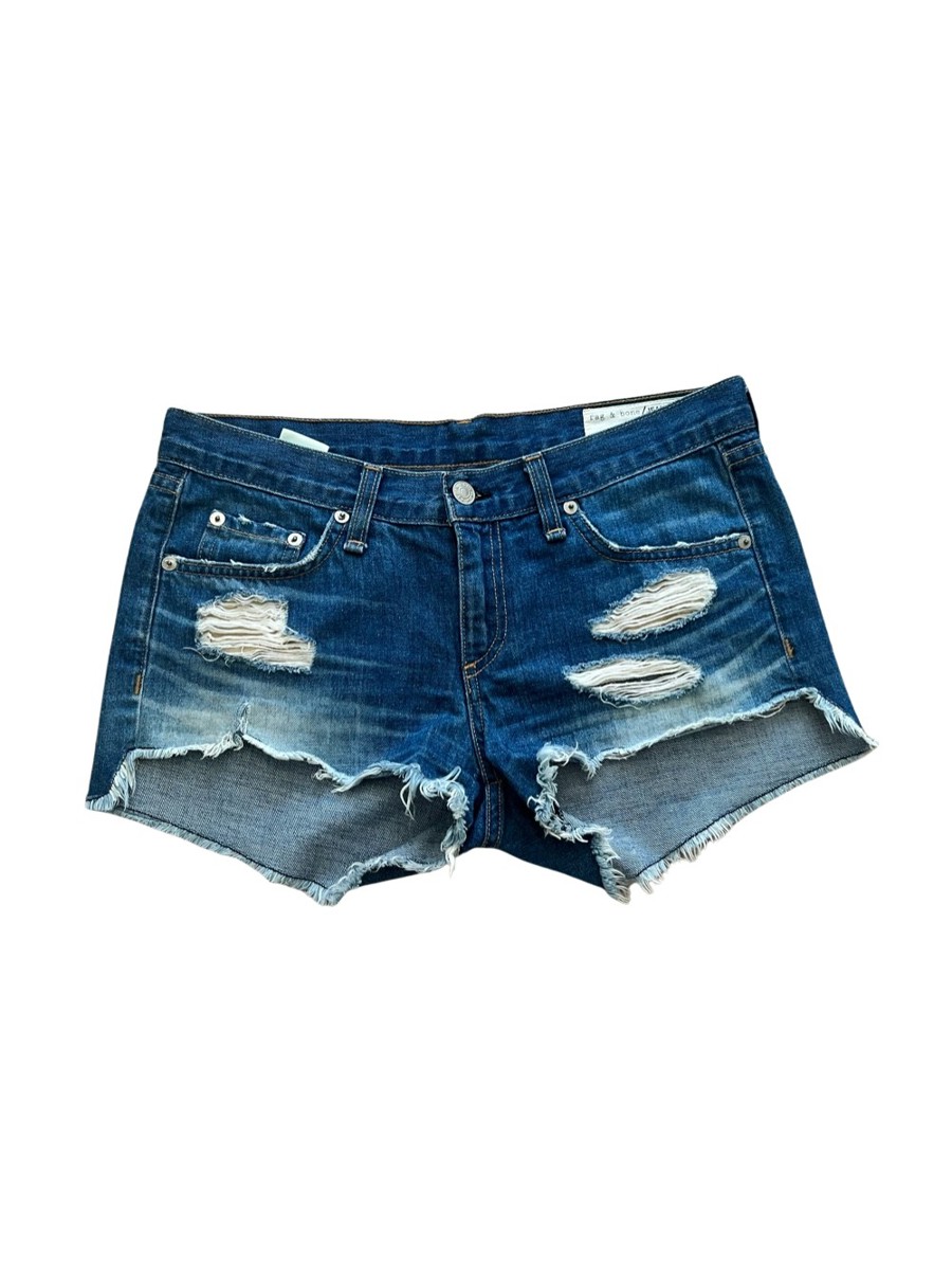  Jeans scurți, 26