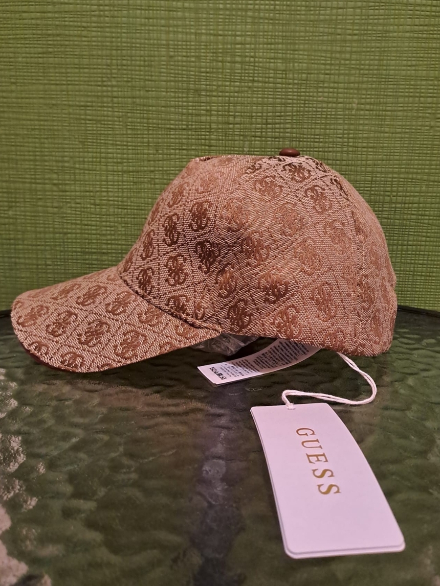  Șapcă, M