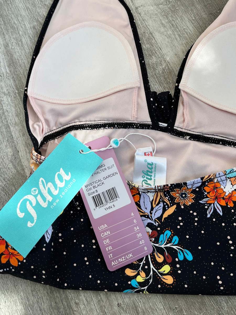  Costum de baie, S