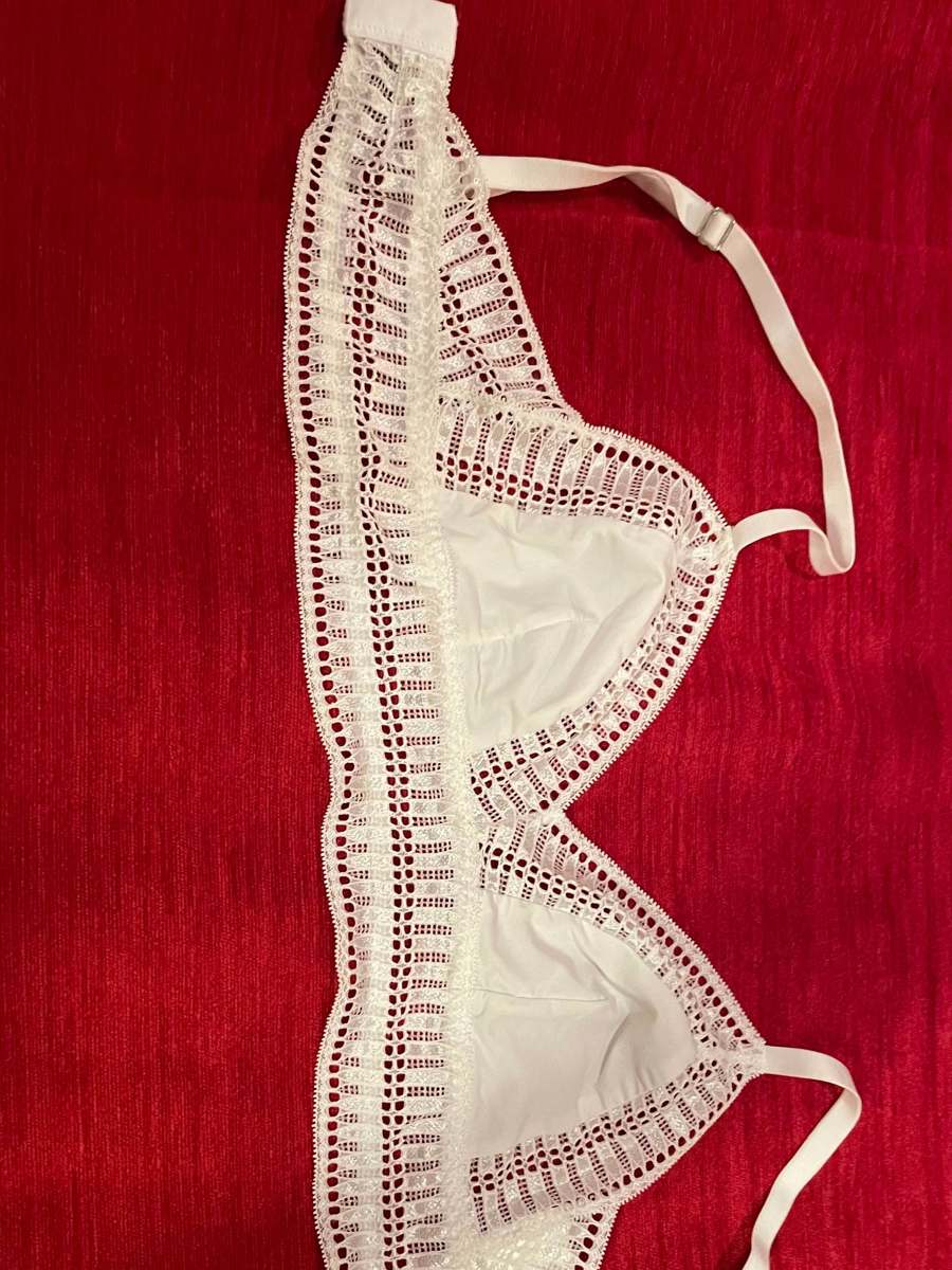  Sutien, M