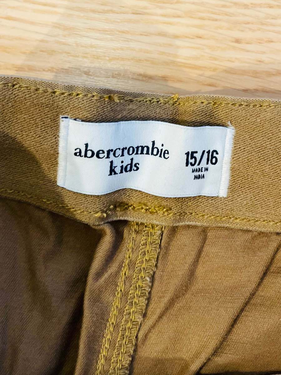  Pantaloni, 14-15 ani