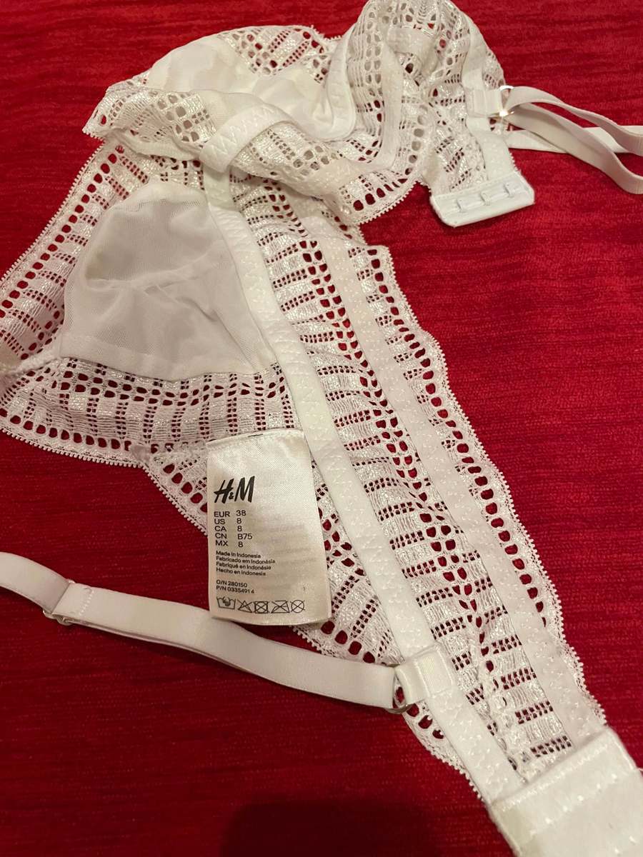  Sutien, M