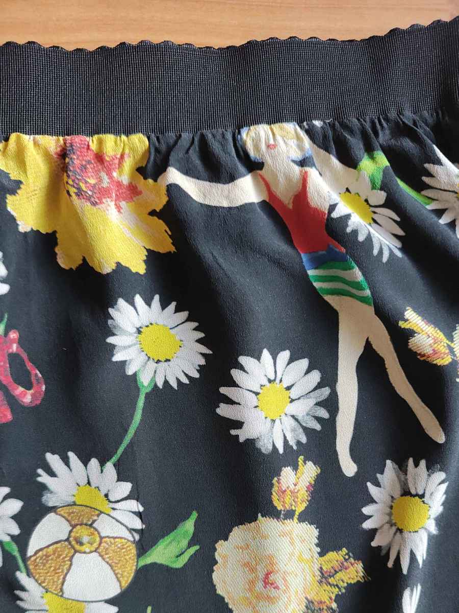  Fustă de vară, S