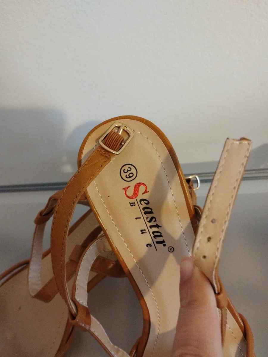  Sandale cu toc, EU 39