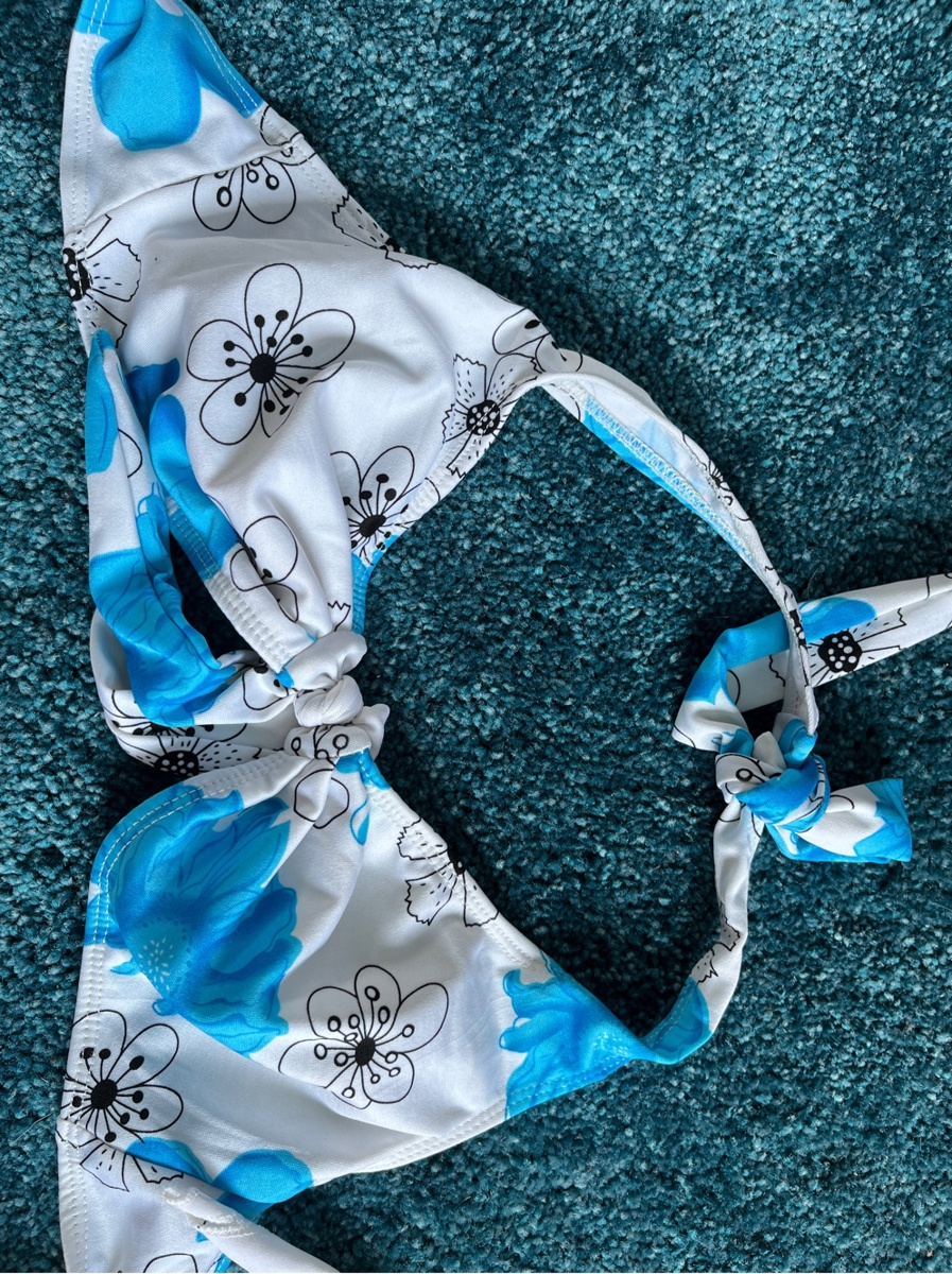  Costum de baie, S