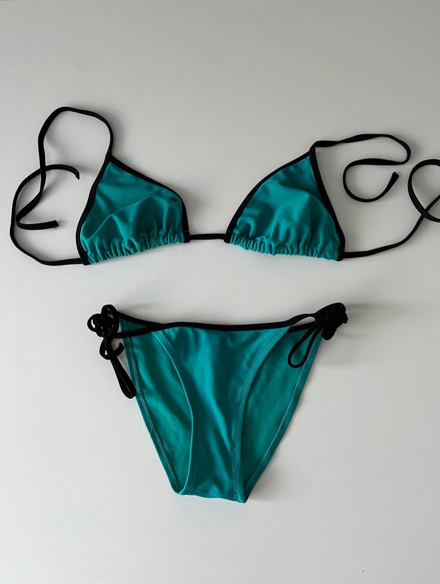  Costum de baie, S