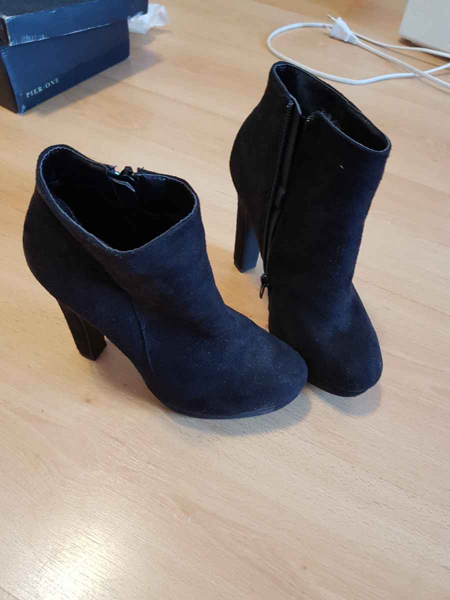  Botine cu toc înalt, EU 38