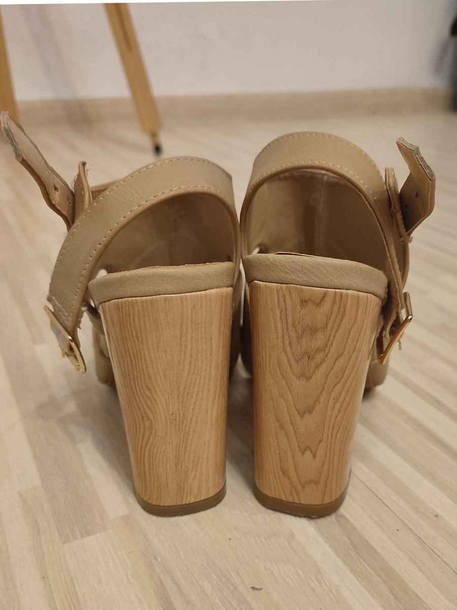  Sandale cu toc, EU 35