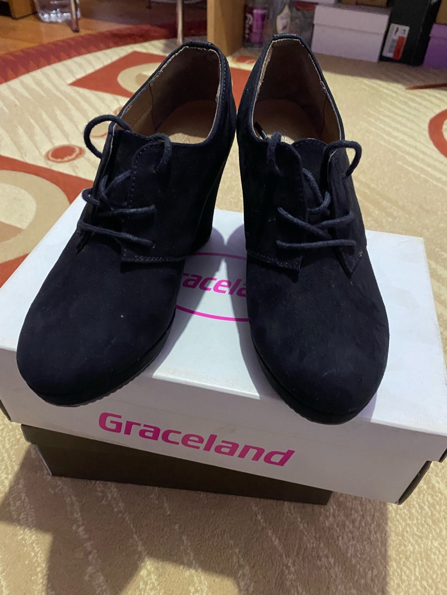  Botine cu toc înalt, EU 37