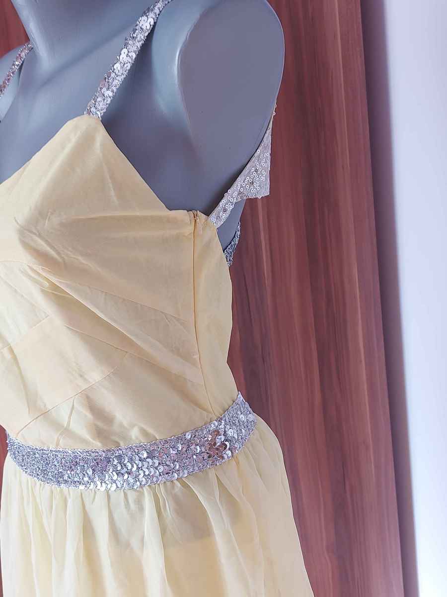  Rochie de ocazie, L
