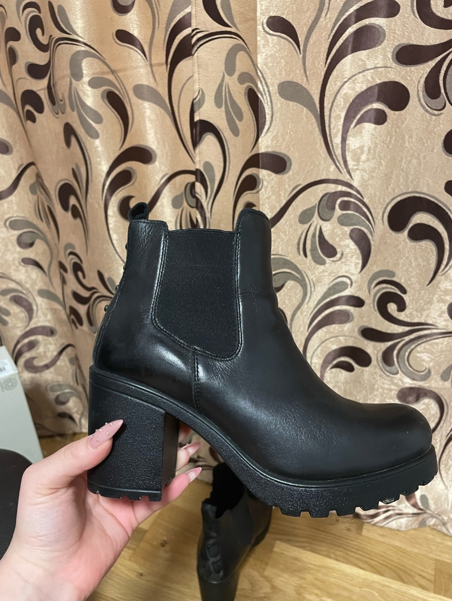  Botine cu toc înalt, EU 38